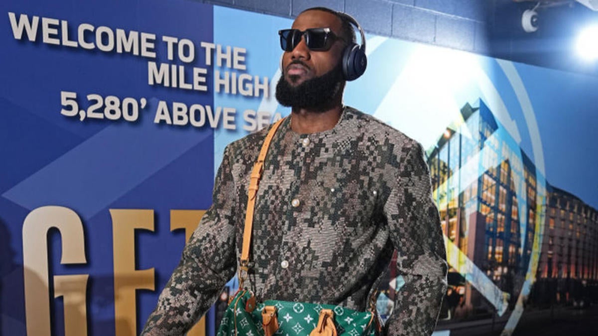 LOOK: LeBron James wears $28,000 Louis Vuitton outfit to season