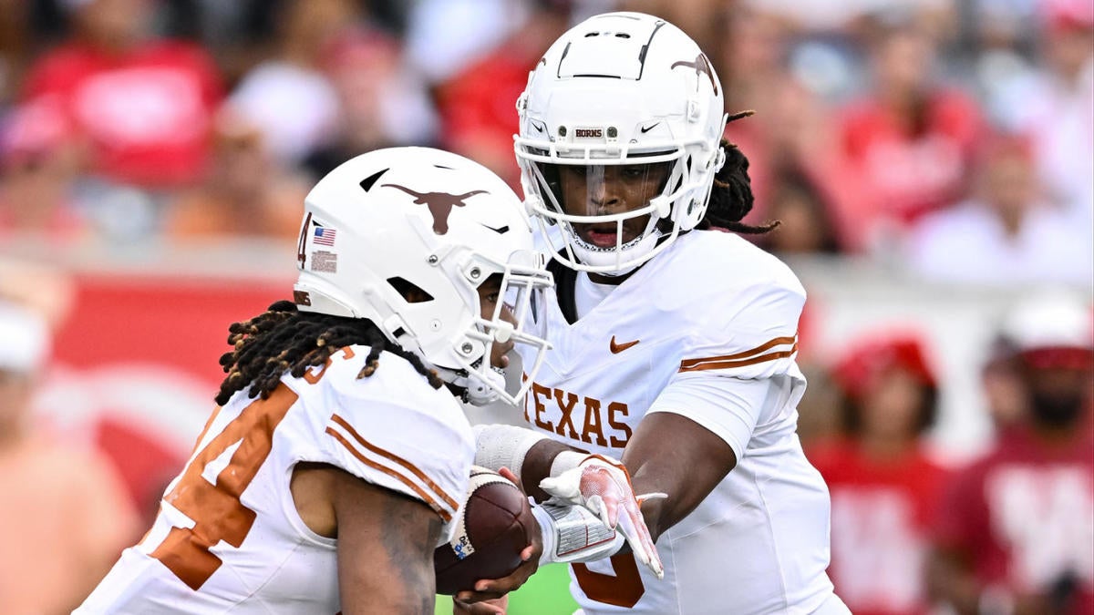 College football scores, schedule, NCAA top 25 rankings, games today: Texas, Notre Dame in action