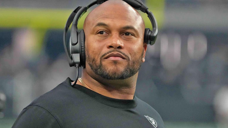 usatsi-antonio-pierce-raiders.jpg