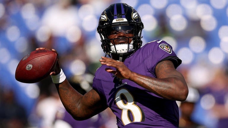 gettyimages-1776612383-lamar-jackson-ravens-qb-pregame-2023-1400.jpg
