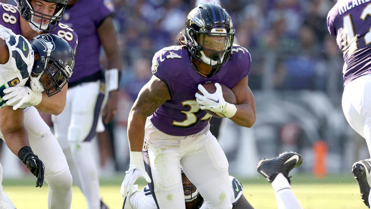 Fantasy football week 10 early waiver wire keaton mitchell flashes
