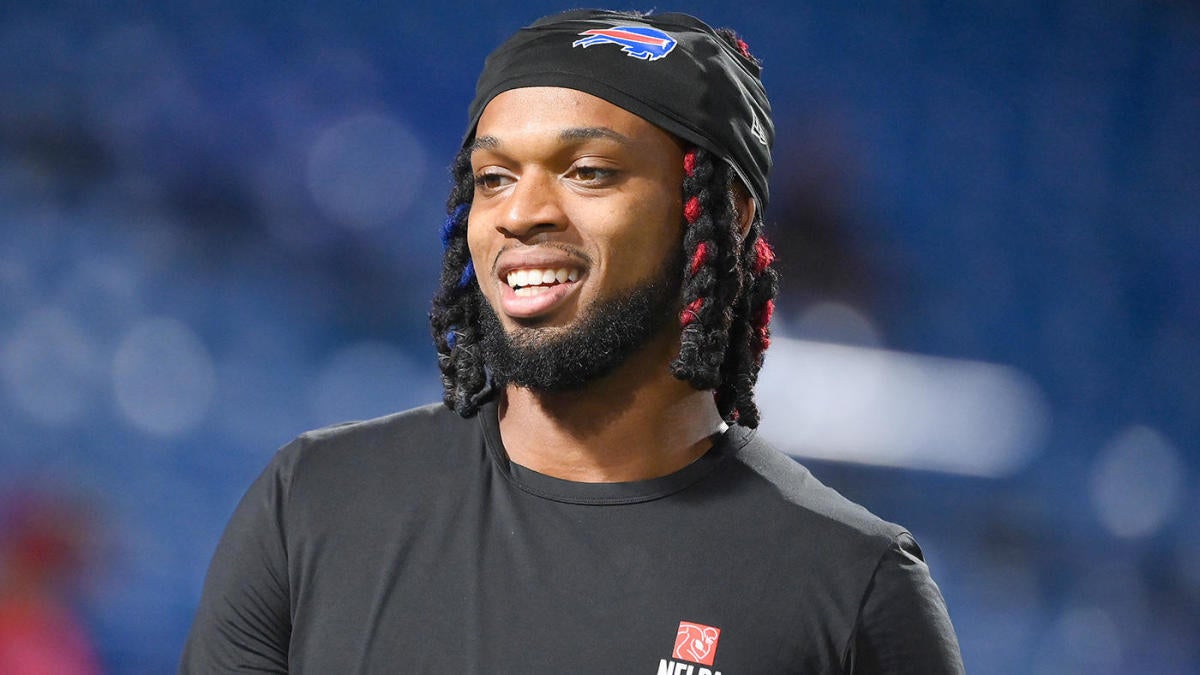 Bills' Damar Hamlin Honors The 10 'heroes' Who Saved His Life, Launches ...