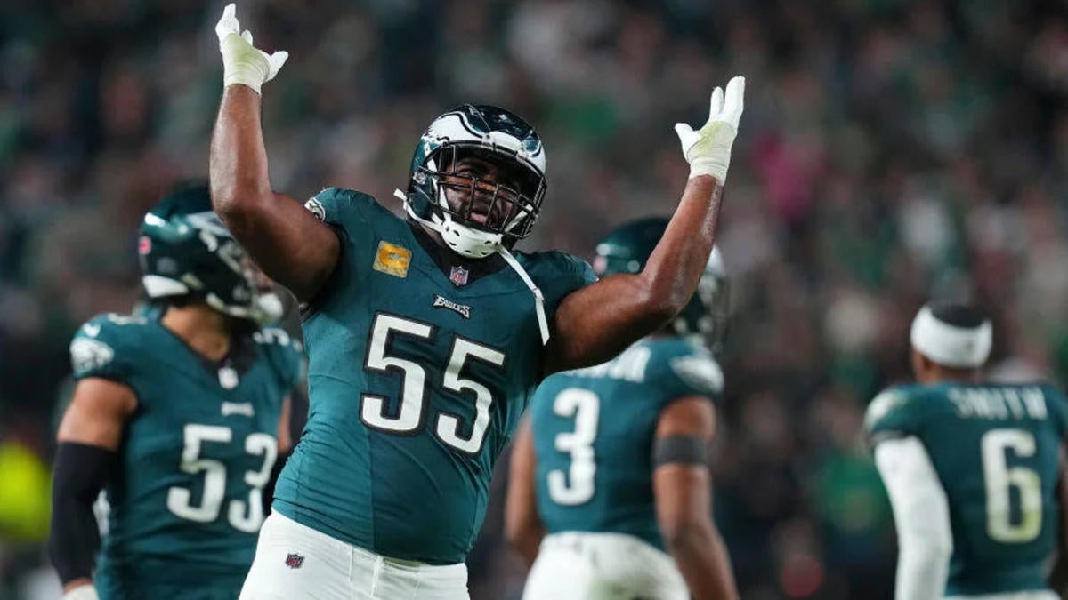 'Old ass' Brandon Graham keeps making big plays for Eagles in twilight