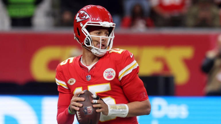 patrick-mahomes-chiefs-dolphins-usatsi.jpg