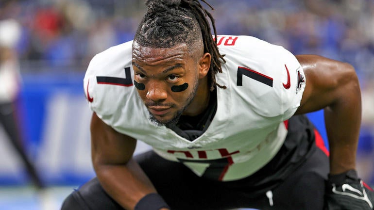 getty-bijan-robinson-falcons.jpg