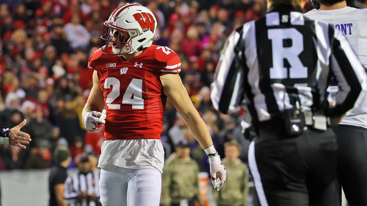 hunter-wohler-calls-out-badgers-after-24-10-loss-to-northwestern
