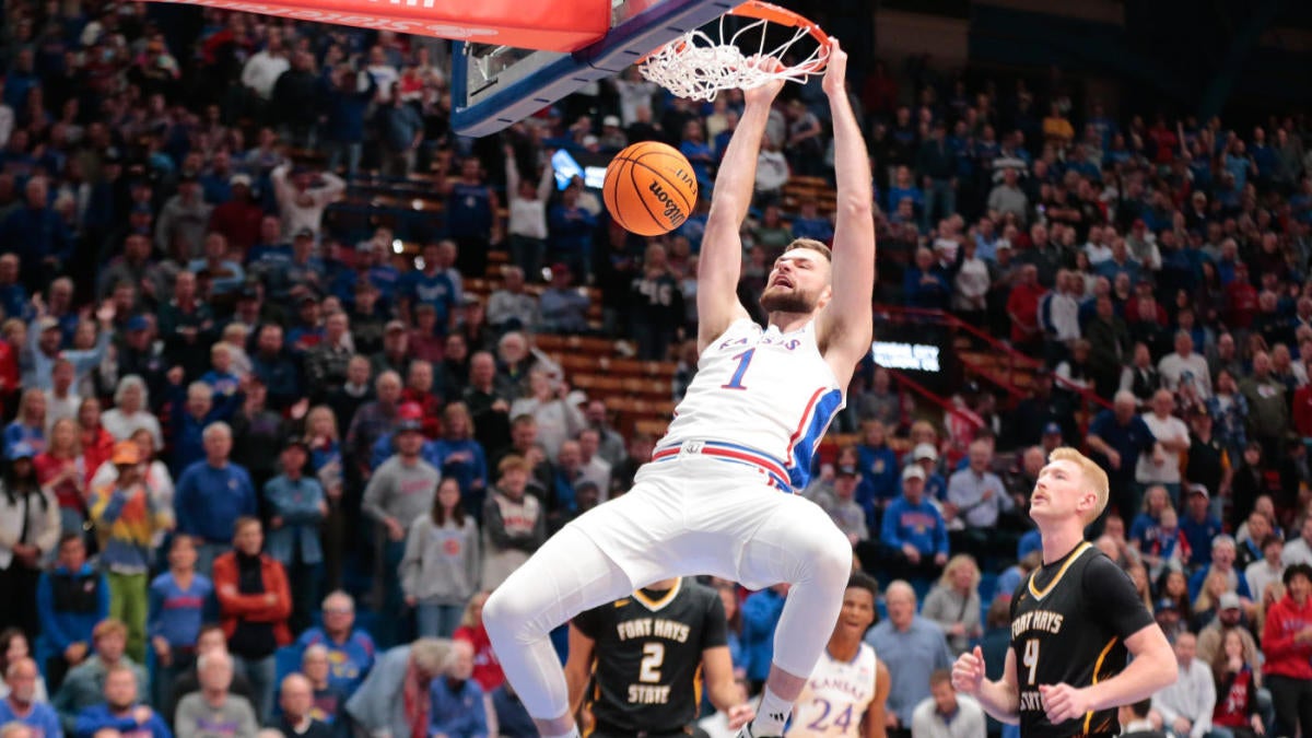 Kentucky Beats Kansas In NCAA Championship Game