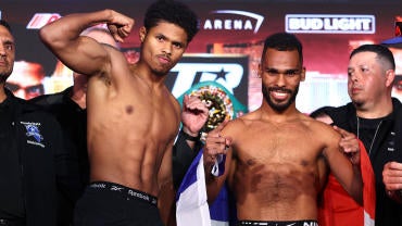 shakur-stevenson-delossantos-weighin.jpg