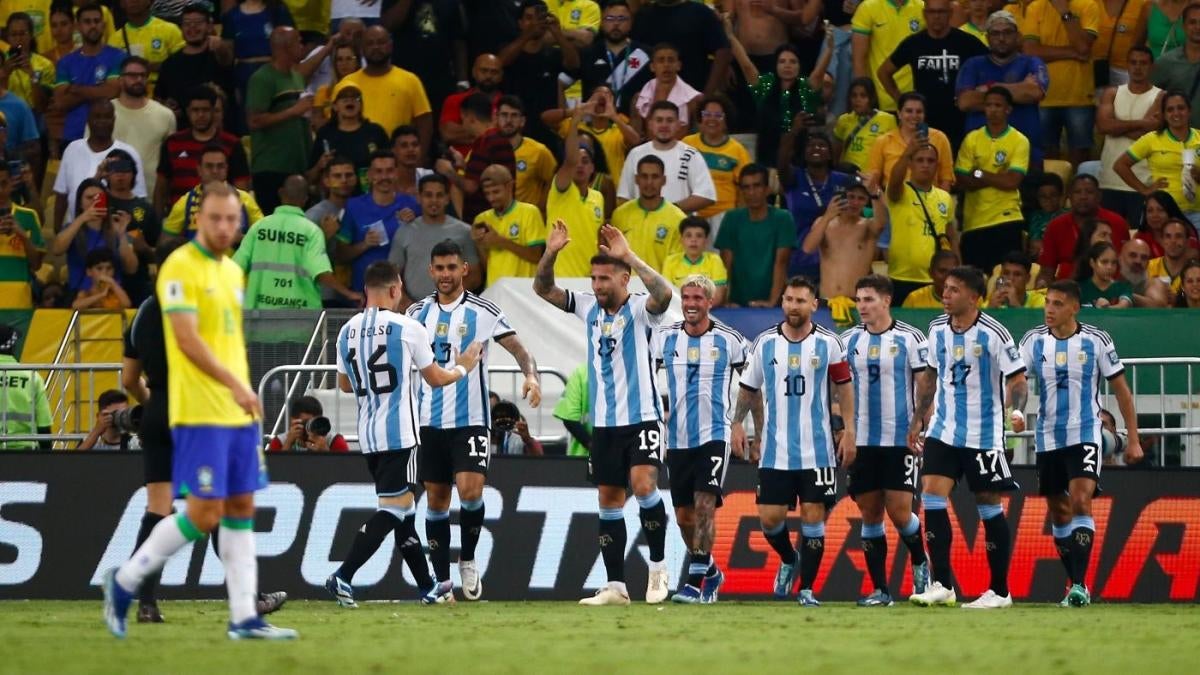 Brazil lose World Cup qualifier at home for first time ever as Lionel Messi, Argentina conquer Maracanã