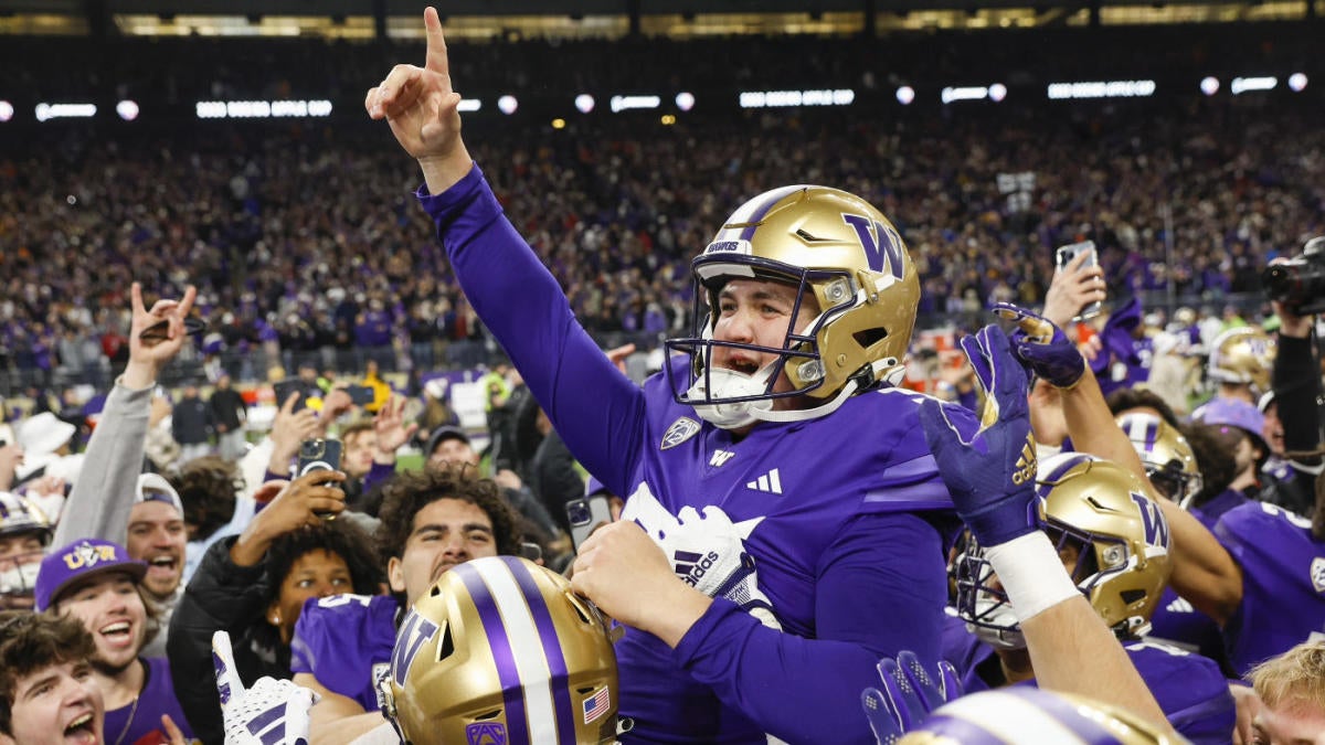WATCH: Washington kicker awarded scholarship after game-winning FG in Apple Cup keeps Huskies undefeated