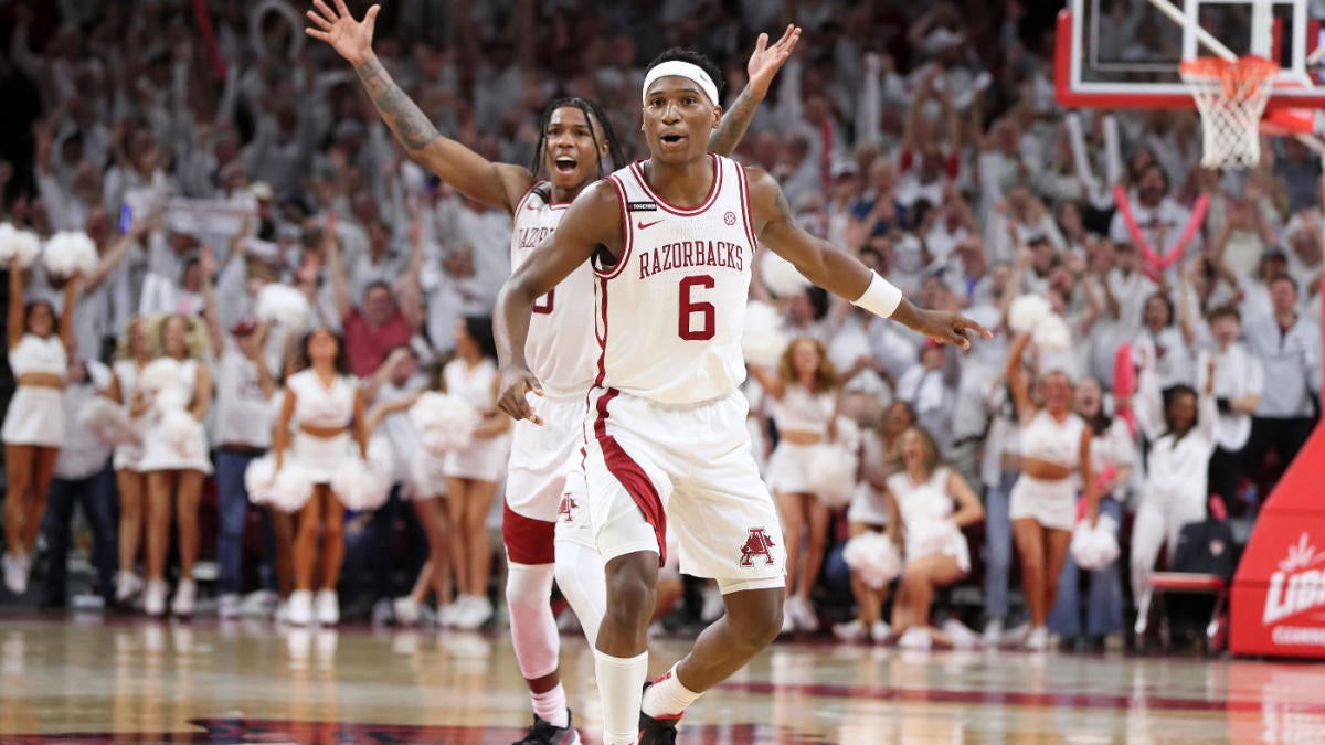 Arkansas stuns No. 7 Duke in front of record-setting crowd