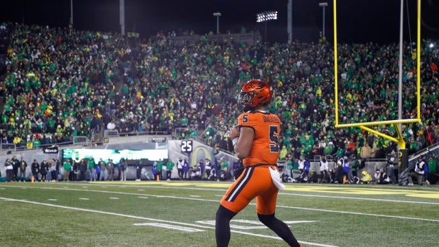 Late Kick: Oregon State QB DJ Uiagalelei Enters Transfer Portal