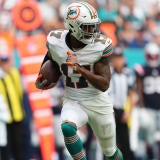 jaylen-waddle-miami-dolphins-usatsi.jpg