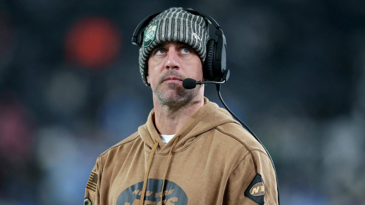 Aaron Rodgers addresses allegations of sharing conspiracy theories about Sandy Hook