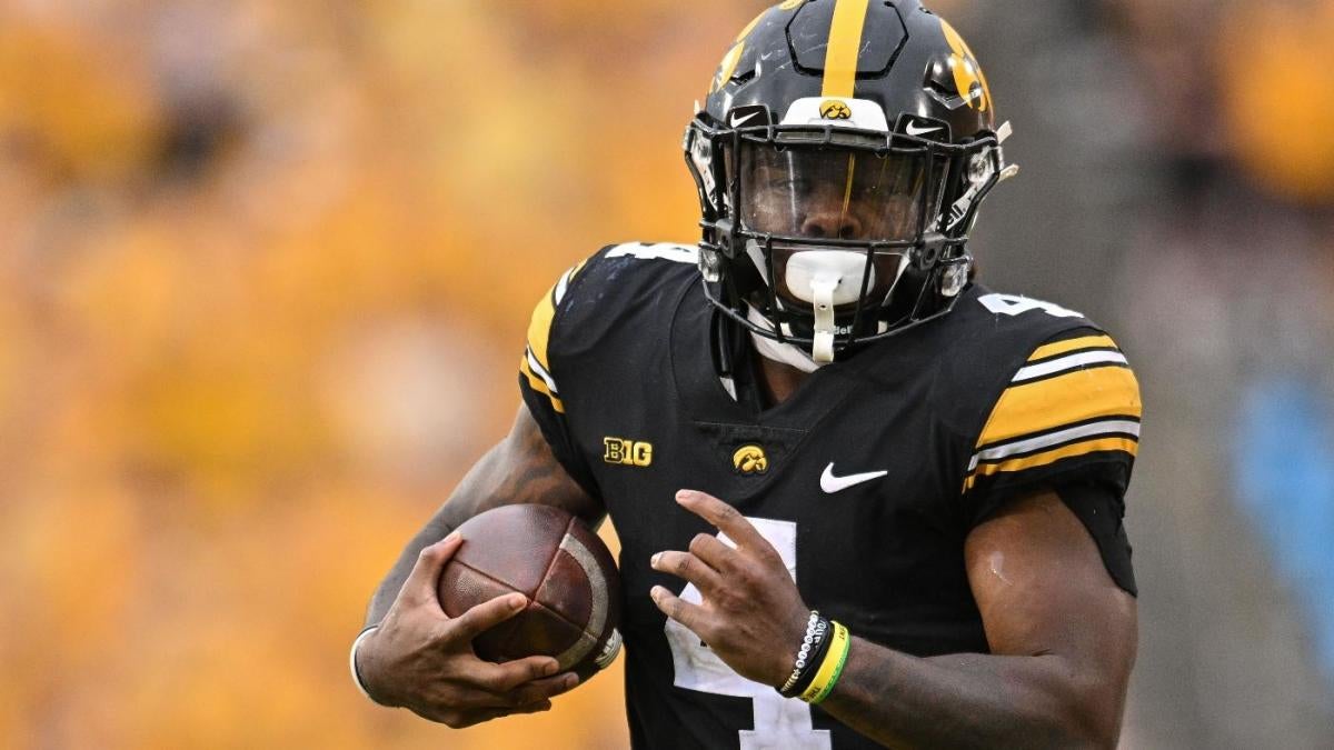 Iowa Hawkeyes vs Michigan Wolverines: Big Ten Championship Game