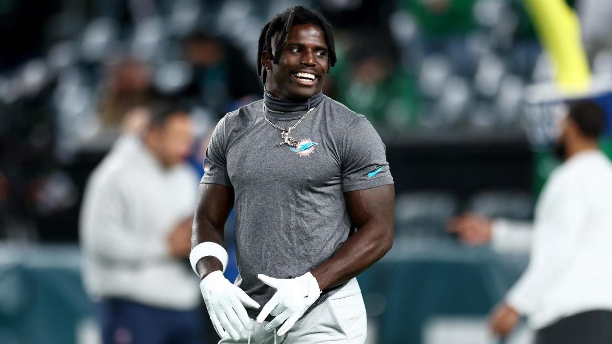 LOOK: Dolphins’ Tyreek Hill surprises teammates with new electric ...