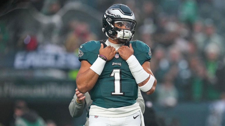 gettyimages-1829069823-jalen-hurts-eagles-qb-pregame-2023-1400.jpg