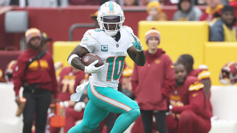 Dolphins WR Tyreek Hill breaks NFL record vs. Commanders with latest ...