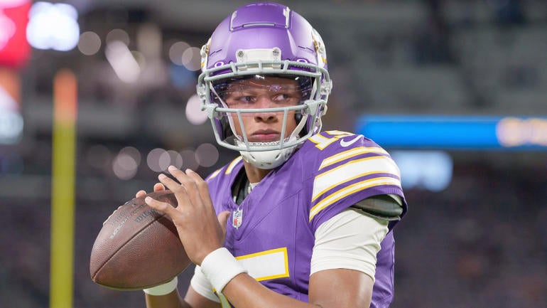 joshua-dobbs-vikings-usatsi.jpg