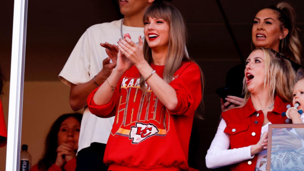 It's NFL playoff time and Taylor Swift is here to save your league