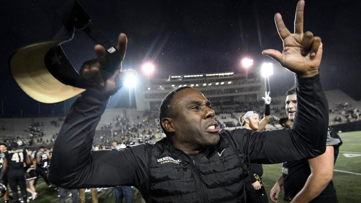 Middle Tennessee targeting former Vanderbilt coach Derek Mason after one-year sabbatical from coaching
