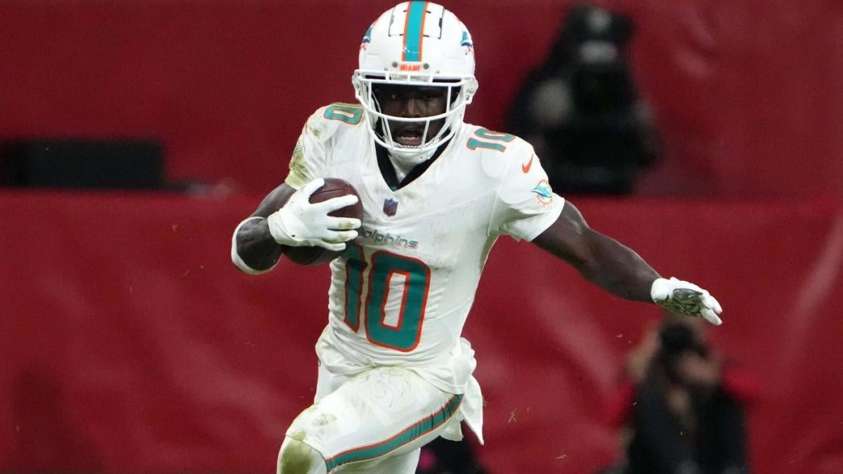 Tyreek Hill confident he can beat Noah Lyles in a race, rips Olympic star for 'world champion of what' comment Tyreek Hill confident he can beat Noah Lyles in a race, rips Olympic star for 'world champion of what' comment