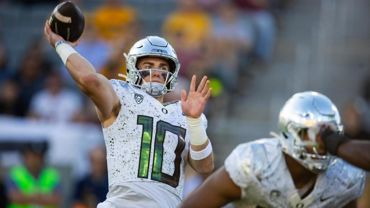 College football odds, picks, predictions for 2023-24 bowl season: Computer backs Penn State, Oregon