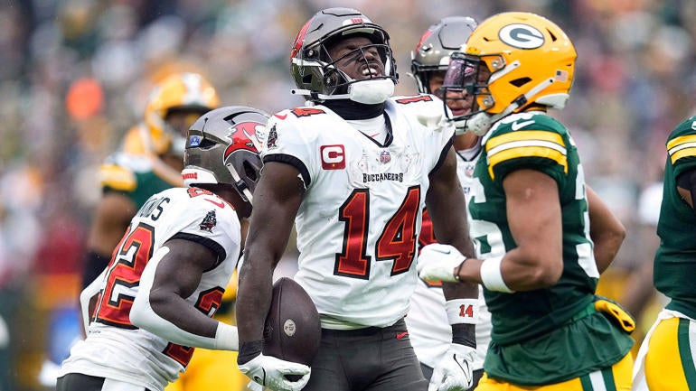 usatsi-22125666-chris-godwin-bucs-wr-1q-2023-1400.jpg