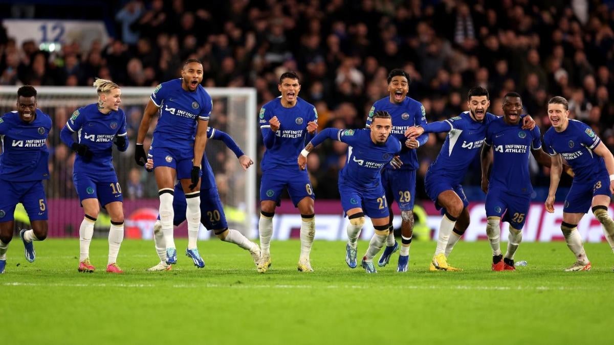 Chelsea through to EFL Cup semifinals as Kieran Trippier hands Mauricio ...