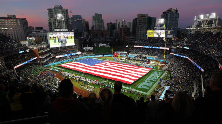San Diego Credit Union Holiday Bowl - Oregon v North Carolina