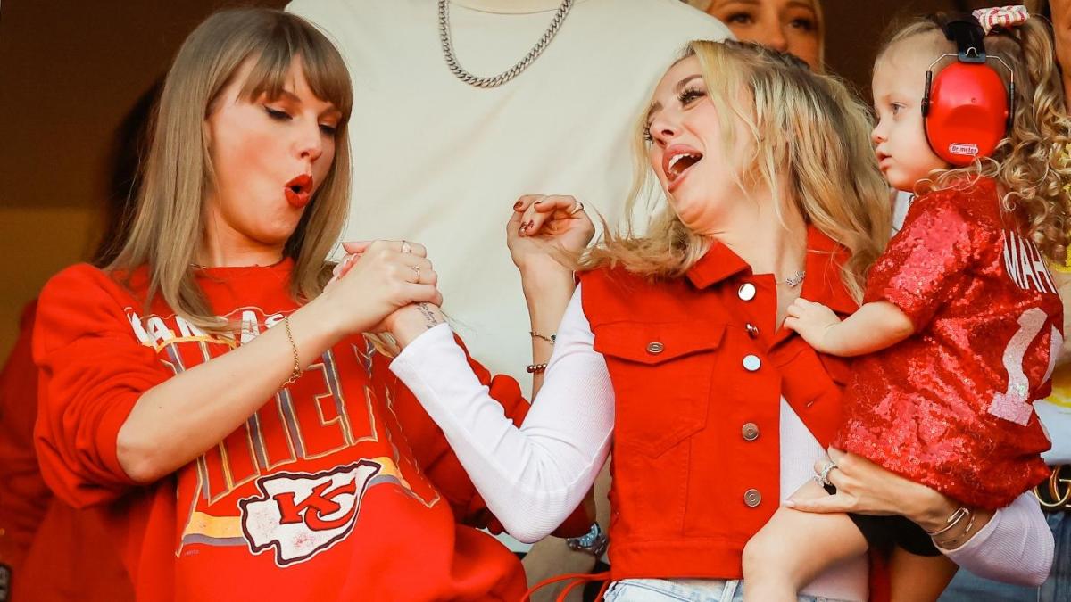 Patrick Mahomes confesses that the Chiefs shared lighthearted banter when Travis Kelce started dating Taylor Swift.