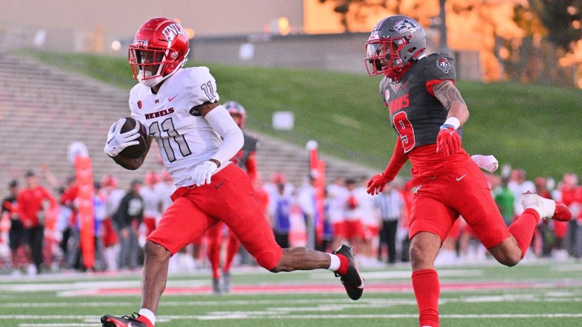 2023-24 college football bowl season odds, spread picks, Vegas trends: Proven expert reveals best bets
