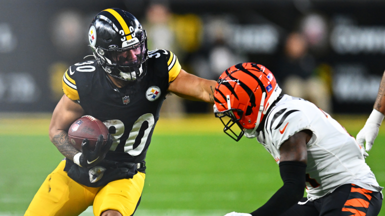 LOOK: Steelers' Jaylen Warren's crushing block sets up touchdown vs ...