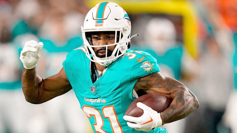 Dolphins RB Raheem Mostert Returns From Apparent Leg Injury Vs. Cowboys ...