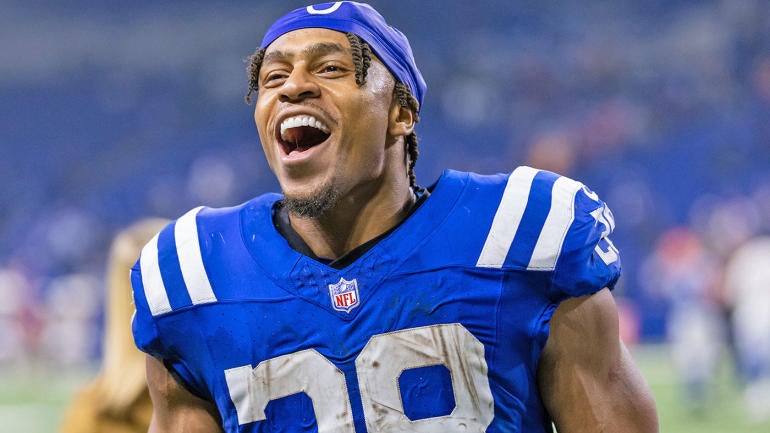 getty-jonathan-taylor-colts-pregame.jpg