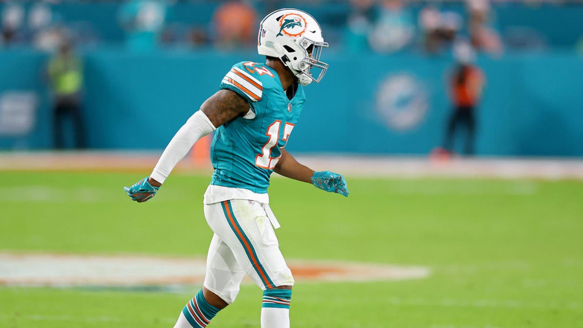 Dolphins Say Jaylen Waddle Likely Suffered High Ankle Sprain, WR To ...