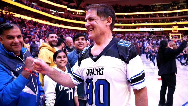 Los Angeles Lakers v Dallas Mavericks