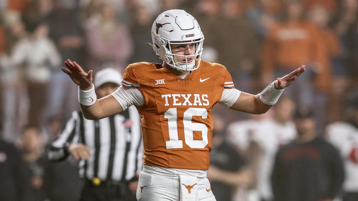 Arch Manning takes pro-like approach as Texas QB steps into crucial backup  role for College Football Playoff - CBSSports.com