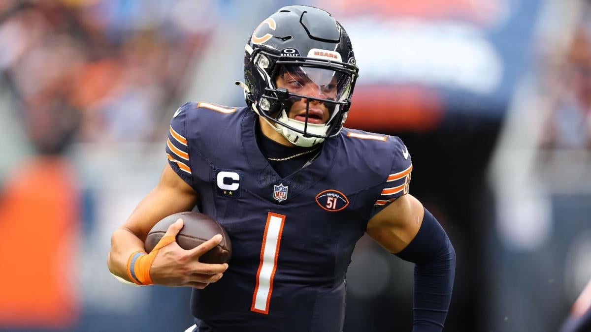 Justin Fields: Chicago Bears trade quarterback to Pittsburgh Steelers to  open door to Caleb Williams Draft pick, NFL News