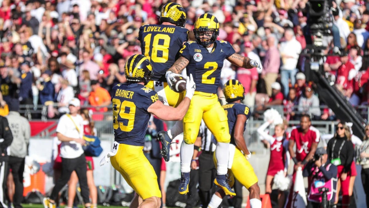 WATCH Blake Corum breaks Michigan TD record with game clinching