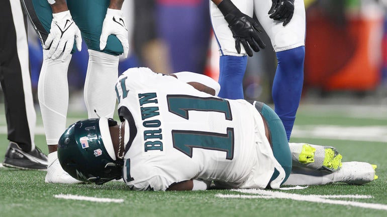 Eagles' A.J. Brown Suffers Knee Injury Vs. Giants, Ruled Out For Rest ...