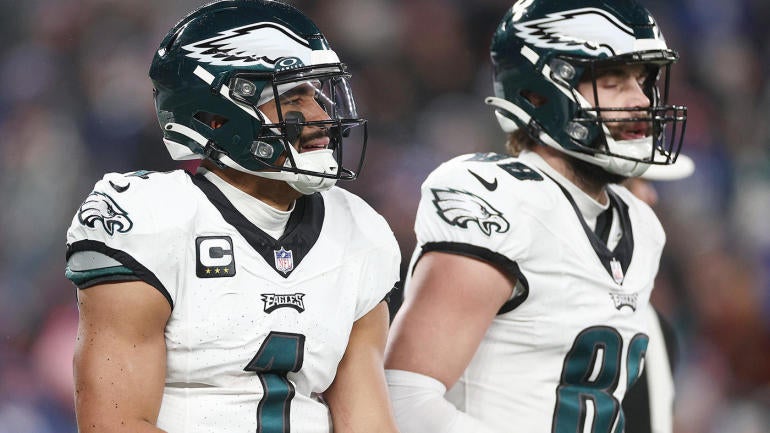 hurts-eagles-g.jpg