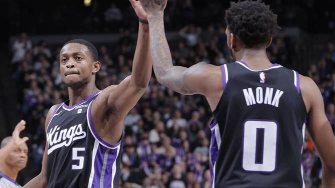 deaaron-fox-monk-kings-getty.jpg