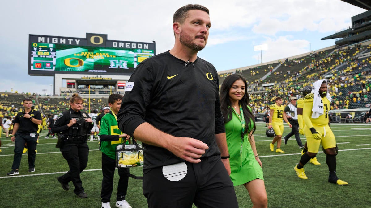 Reports: Oregon HC Dan Lanning A 'Top Target' For Alabama HC Vacancy ...