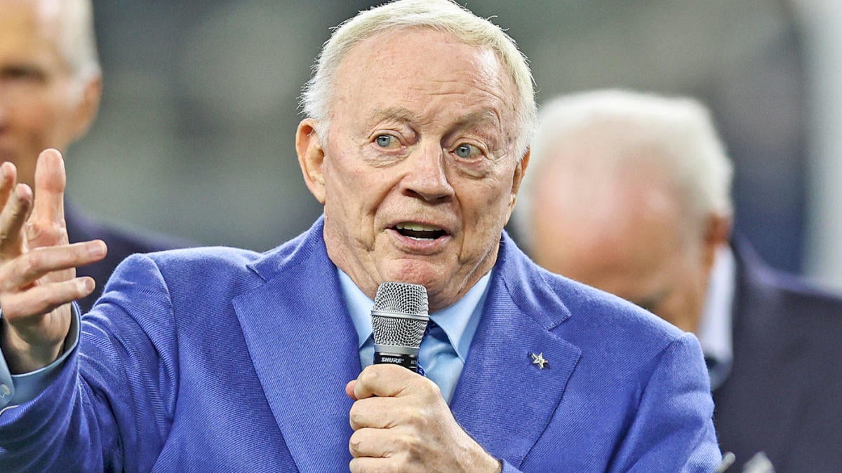 Cowboys' Jerry Jones Clarifies 'urgency' Comments Made Toward CeeDee ...