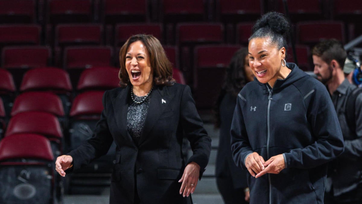 LOOK: Vice President Kamala Harris visits Dawn Staley, South Carolina ...