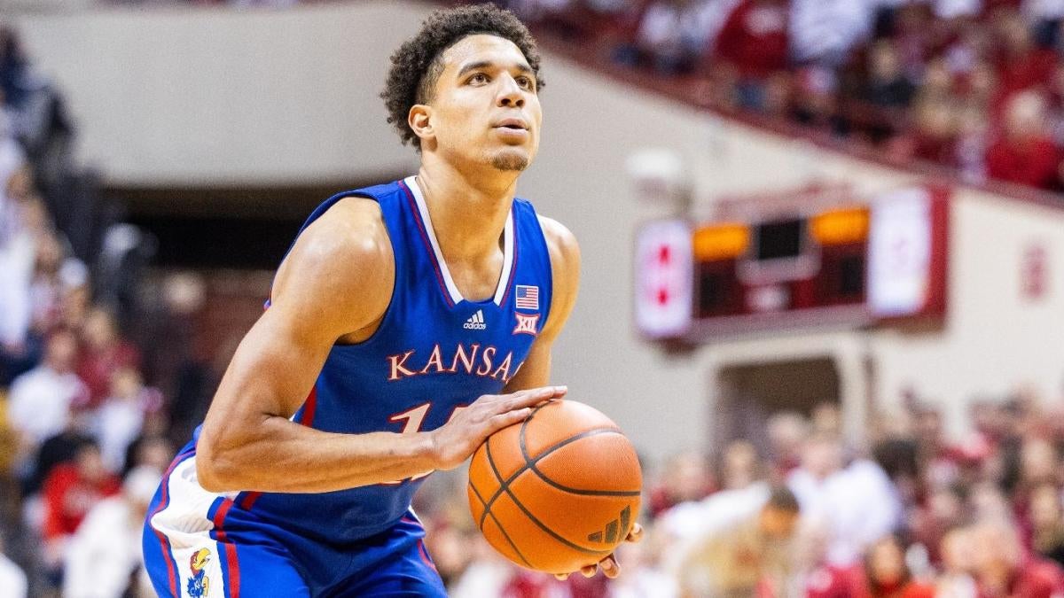 Kansas vs. Cincinnati odds, line, time 2024 college basketball picks