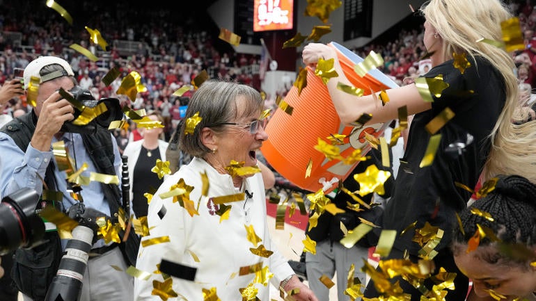 Tara VanDerveer Becomes Winningest Coach In NCAA Basketball History ...