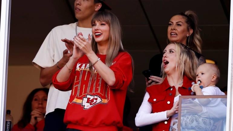 LOOK: Mural of Taylor Swift wearing a Ravens jersey surfaces in ...