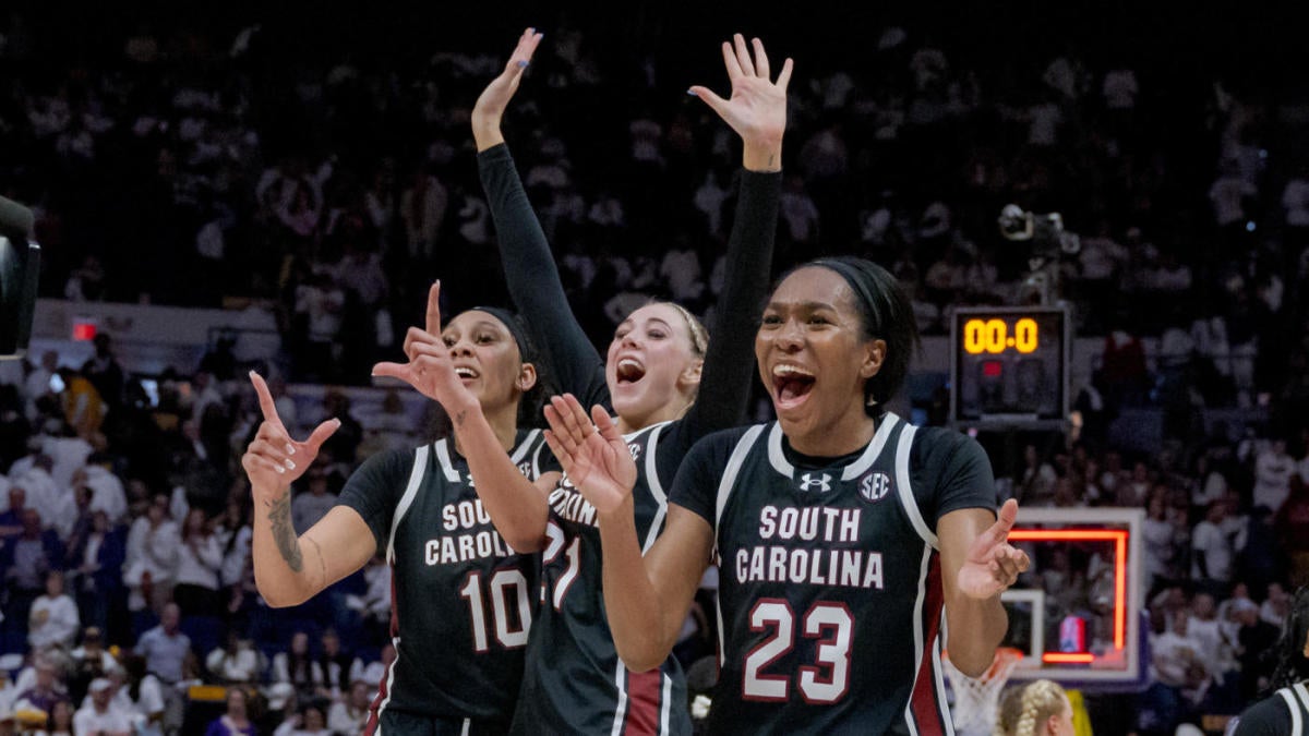 Fast Break Points: Undefeated South Carolina holds off LSU, UConn's ...